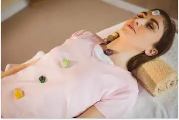 Pratique de lithothérapie à La Riche avec Marilyn Kulpa