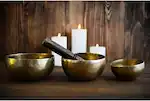 Bienfaits du massage sonore et de la sonothérapie avec bols tibétains, détente et relaxation